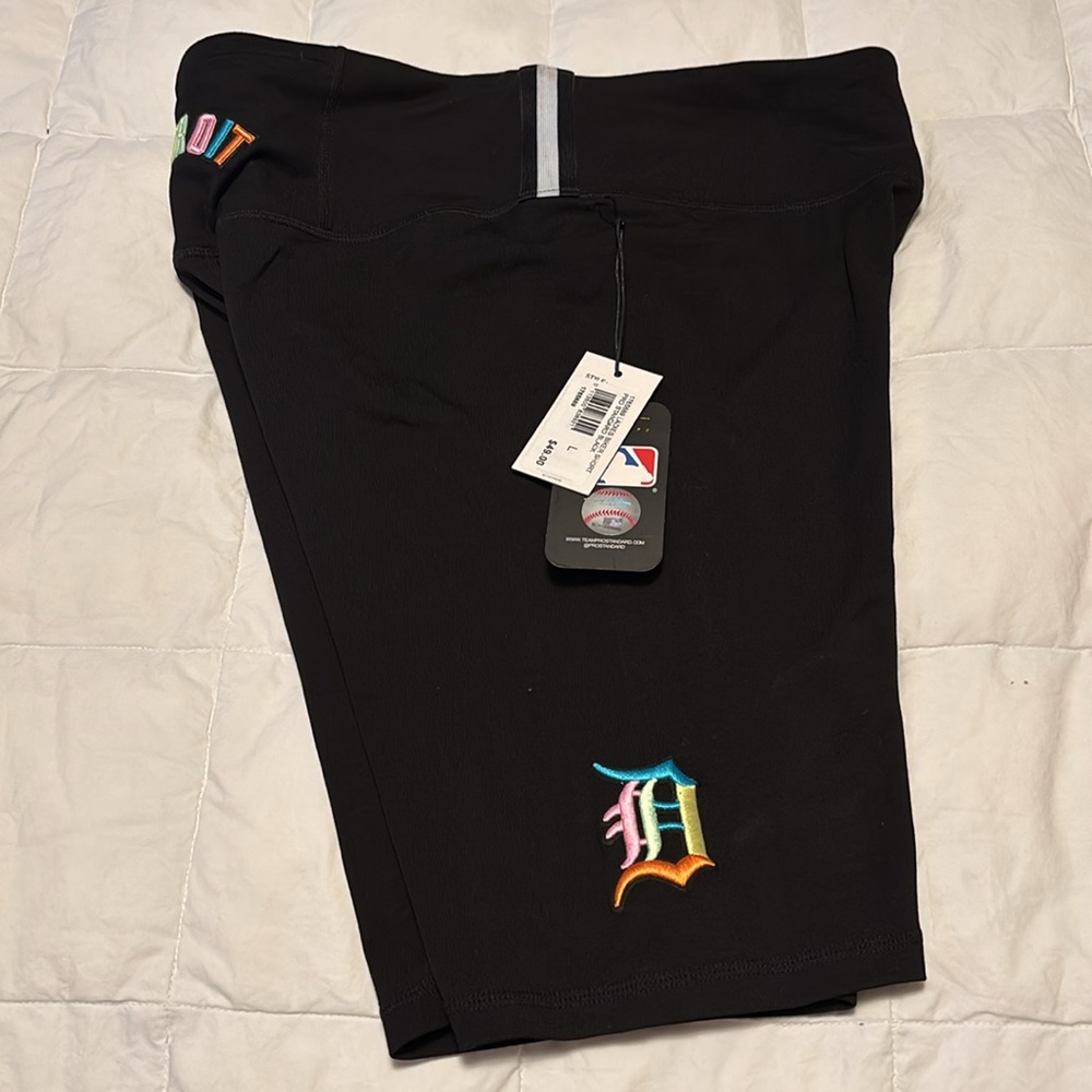 Pro Standard Bike Shorts Large Detroit Tigers! NWT! 🎁